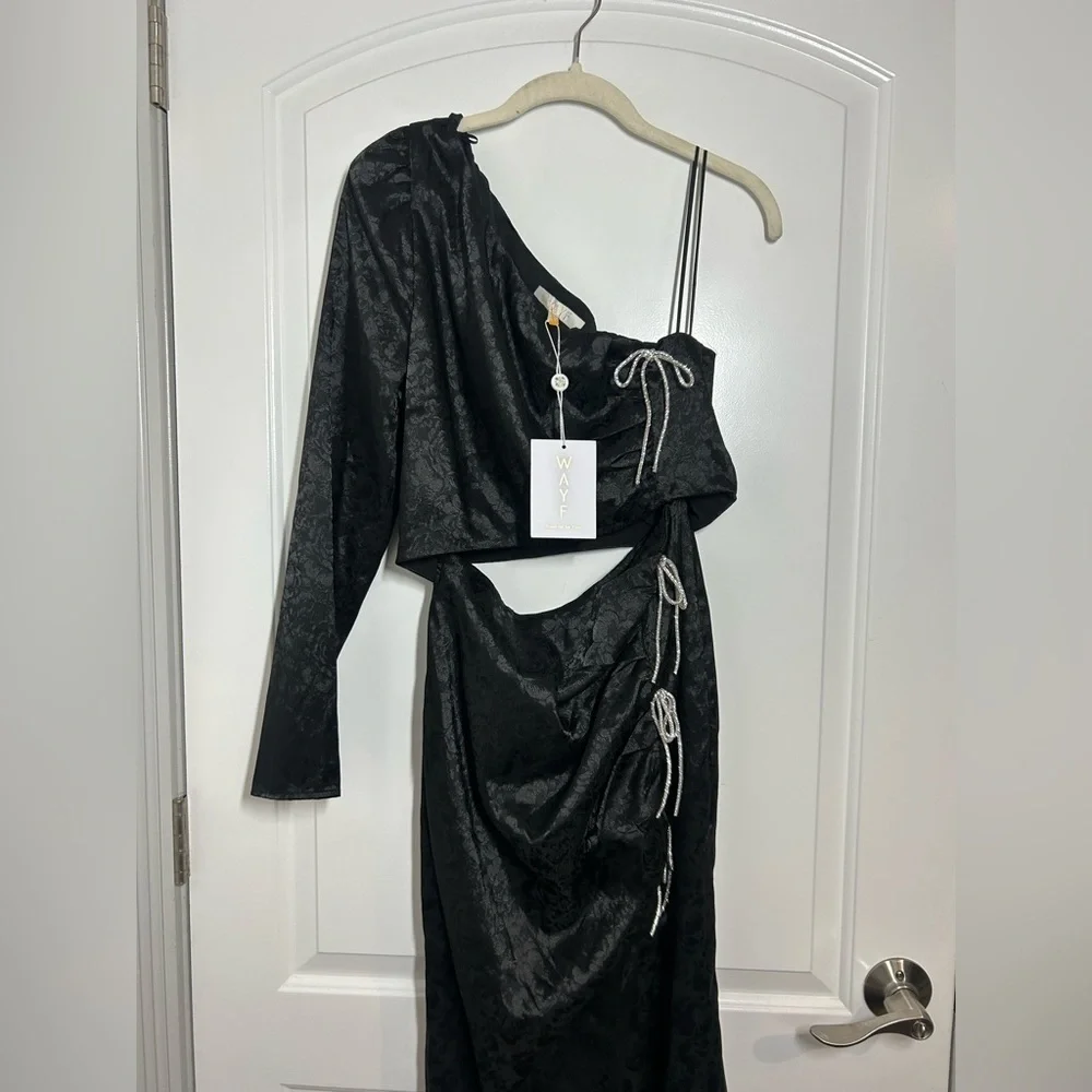 WAYF black floral pattern crystal bow satin midi dress size medium NWT chic 90s
